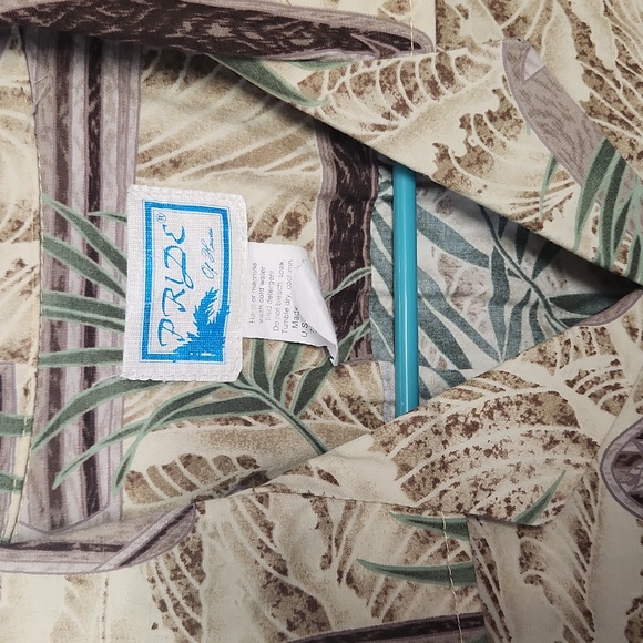 Vintage Pride of Hawaii Mens Hawaiian Shirt Sz Medium Palms  Surfboards - Picture 2 of 2